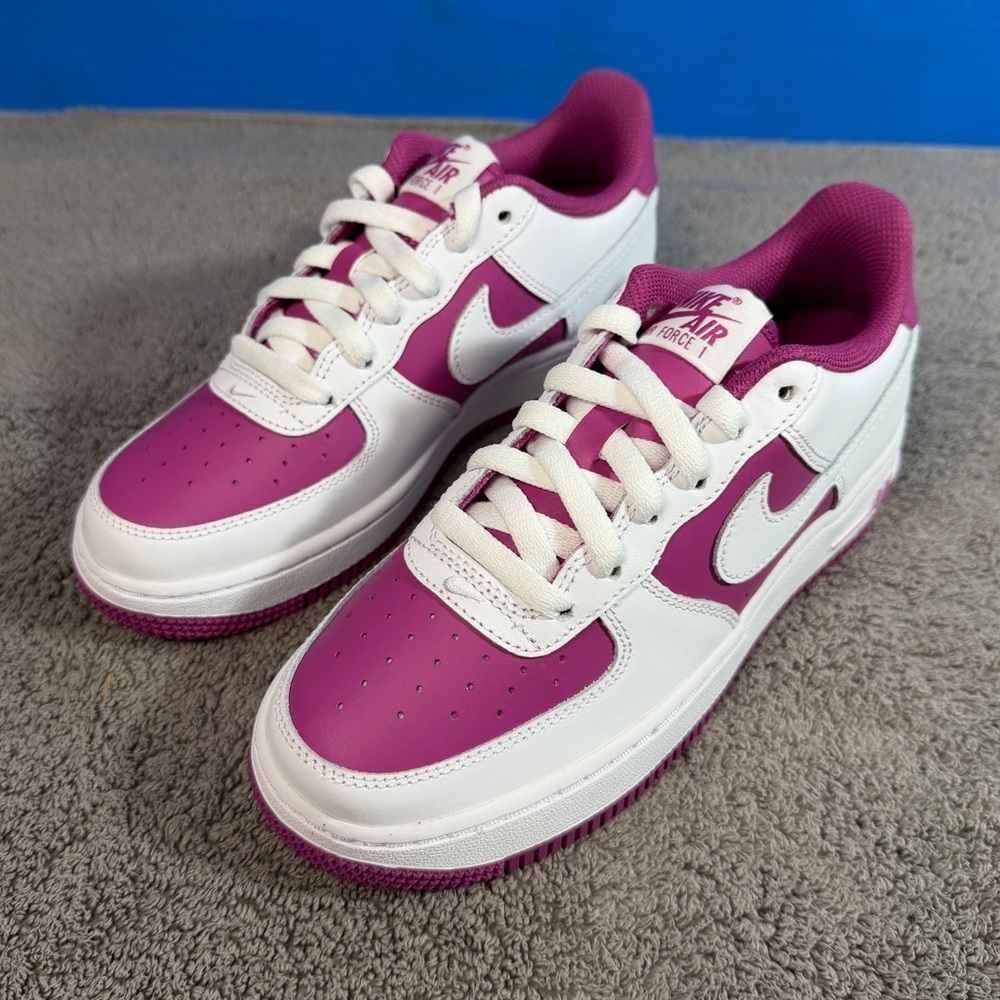 Nike air force 1
Gs
Brand new - Picture 2 of 11